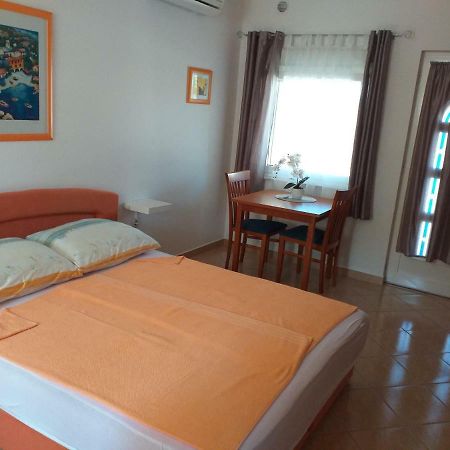 Apartments Vila Ana Vir Kültér fotó